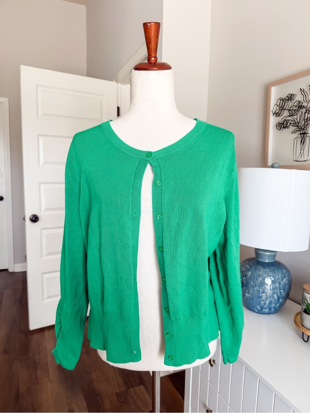Green Women's Button-Front Cardigan Sweater